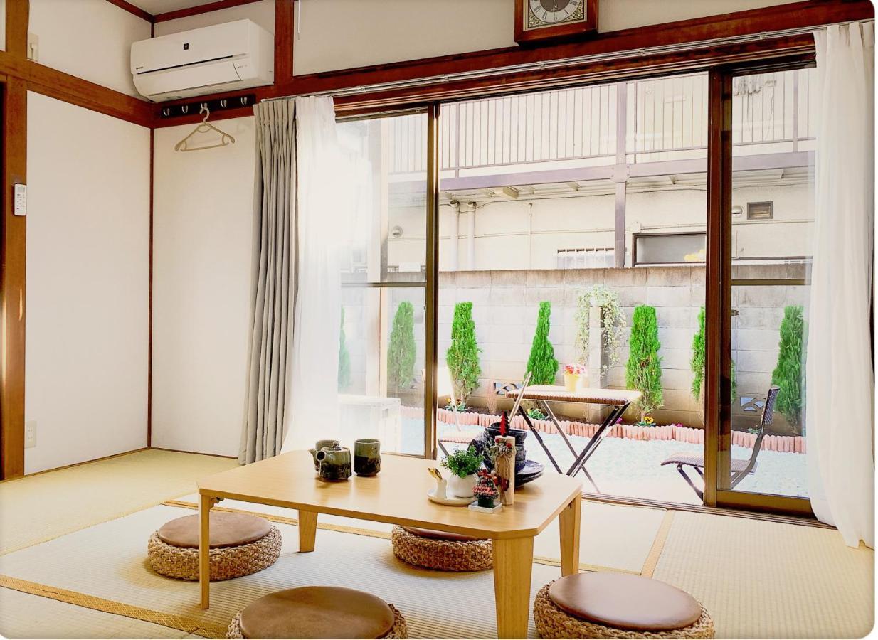 Guest house Louis House: Shinjuku-shibuya Convenience, Steps From Subway Tokyo